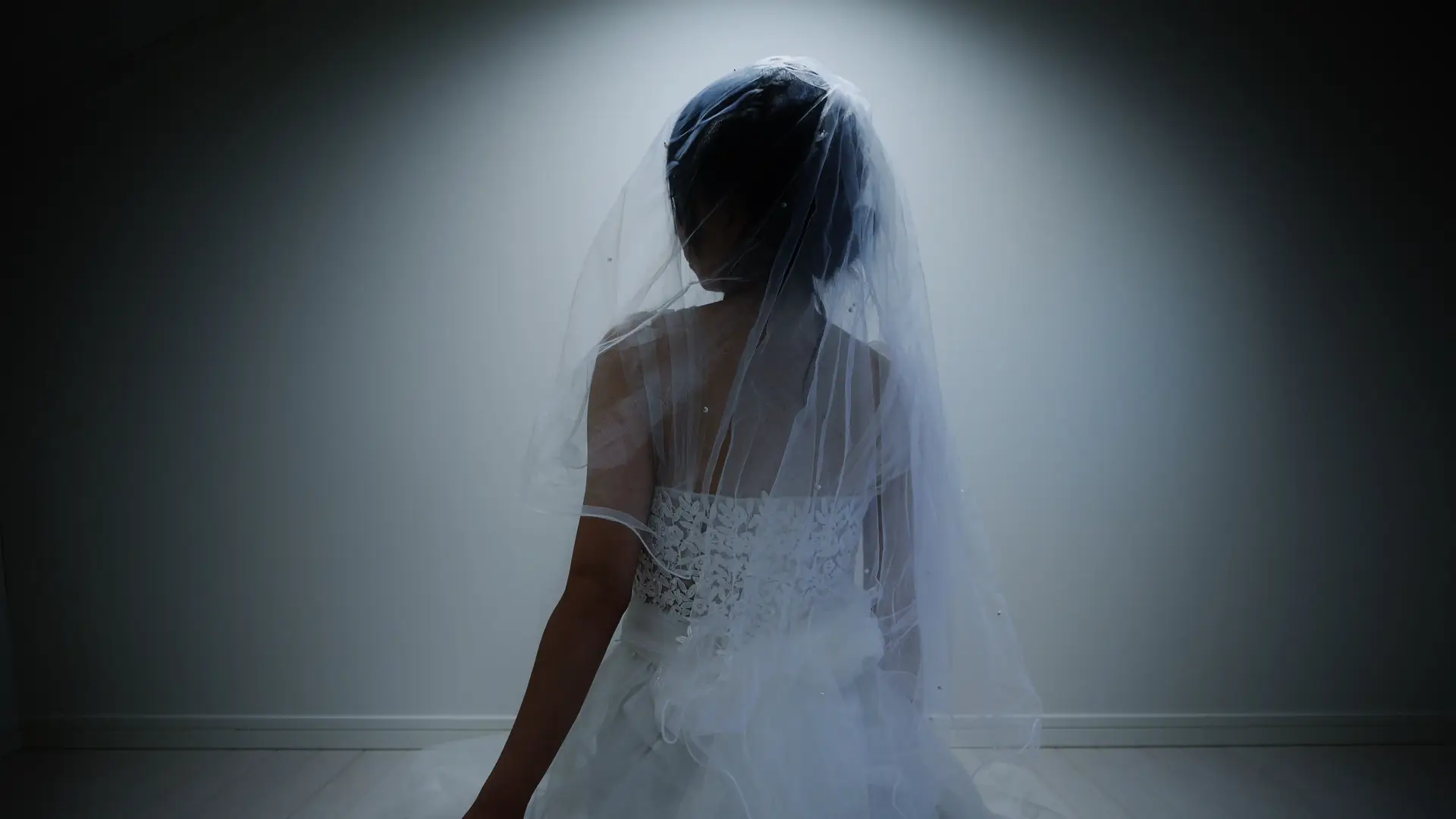 No Japão, mulher celebra casamento com personagem criada no ChatGPT