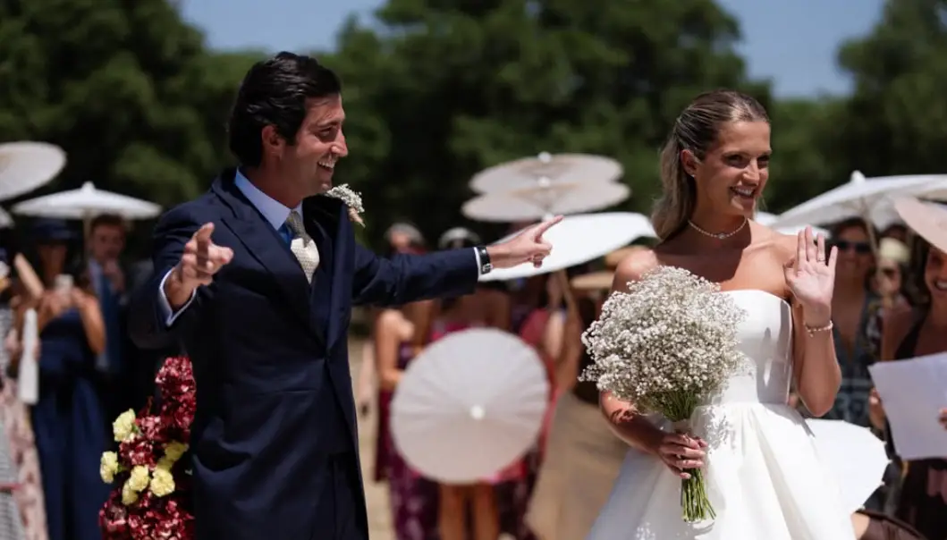 Jessica Athayde no casamento de Júlia Palha desperta comentários sobre o visual