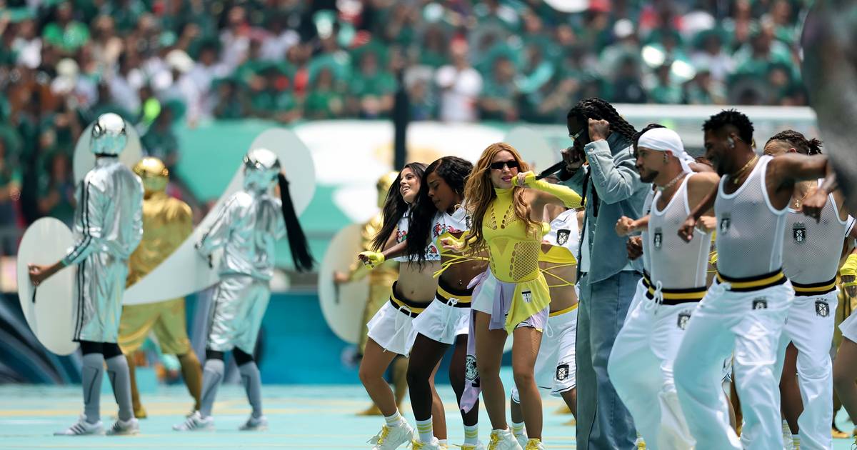Shakira e Burna Boy protagonizam cerimónia de abertura do Mu