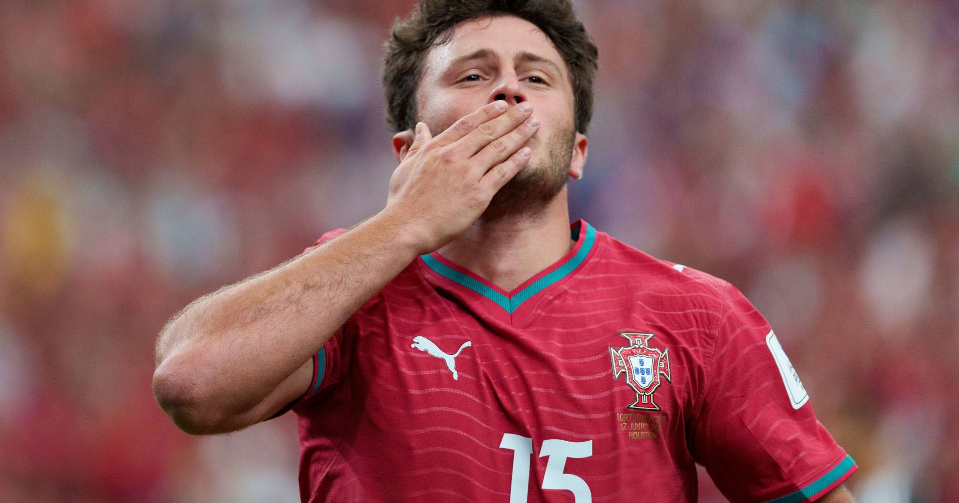 João Neves estreia-se no Mundial a marcar e dedica golo à mãe - SIC
