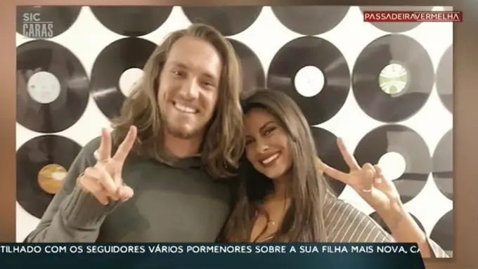 Sic Caras Sobre Carolina Loureiro E Vitor Kley E Um Beijo No Ombro Das Inimigas Que Diziam Que A Relacao Nao Ia