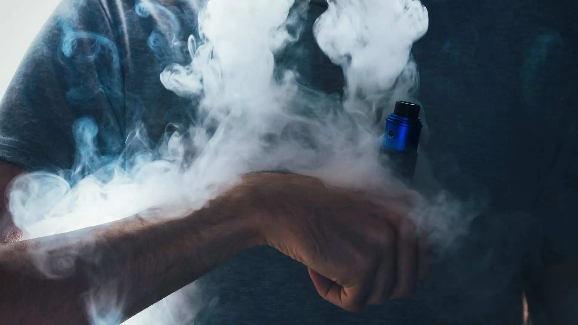 Os cigarros eletrónicos também fazem mal e provocam dependência