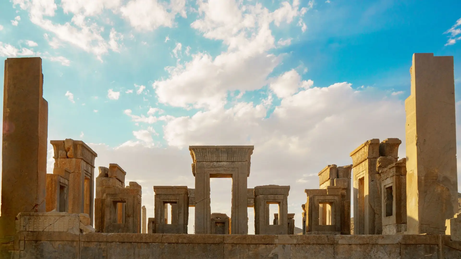Persépolis: sítio arqueológico com palácios impressionantes