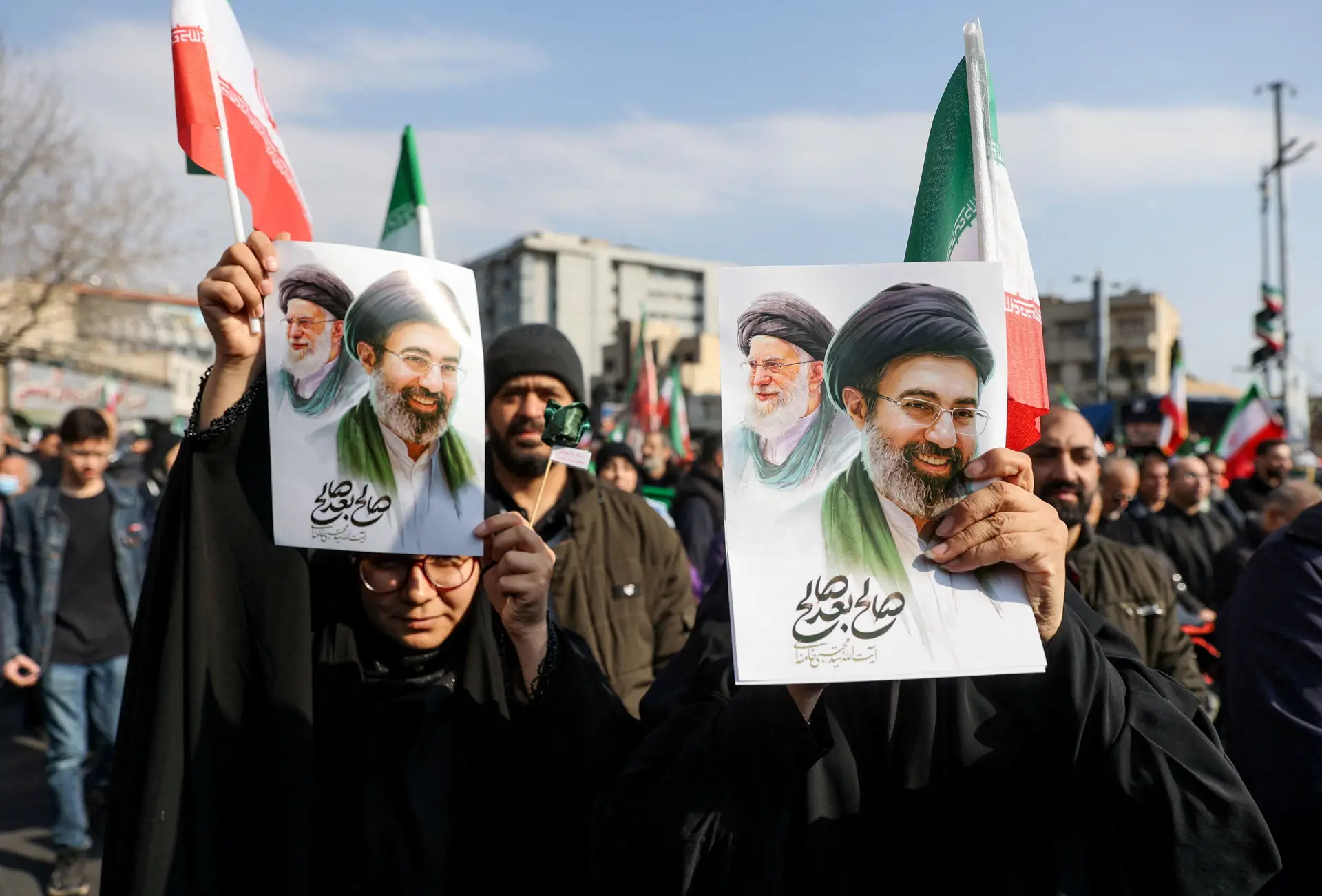 Quem é o novo líder supremo do Irão?