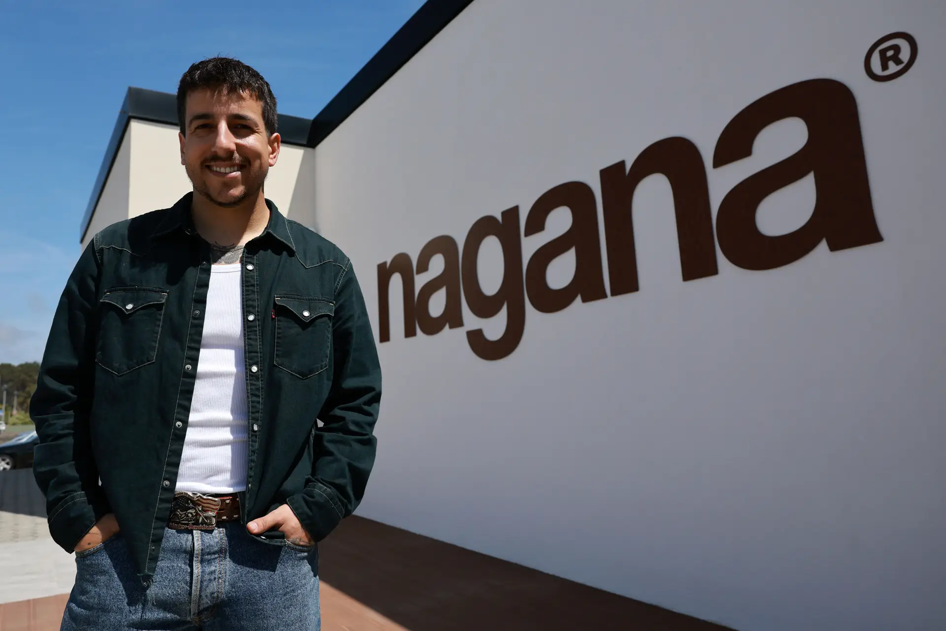 🎤 Cantor Fernando Daniel abre escola especial