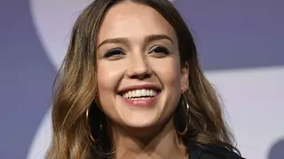 Jessica Alba – defensora ativa da amamentação em público