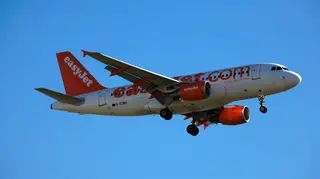 EasyJet paga 1 ano de viagens a quem se assemelhe a Harry e Meghan Markle