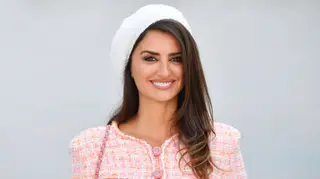 O ‘look’ de Penélope Cruz na estreia como nova musa de Karl Lagerfeld