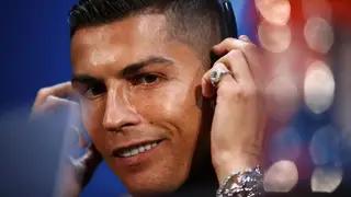 Cristiano Ronaldo dá nas vistas com ténis de 11 mil euros com aplicações em diamante