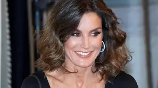 Letizia surpreende com imponente tiara em jantar de gala