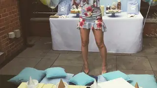 Modelo britânica gasta 8 mil euros em festa de aniversário para o cão