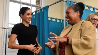 Meghan Markle escolhe visual de mulher desempregada para entrevista de trabalho