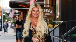 Grávida, Jessica Simpson parte a sanita