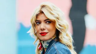 Raquel Strada revela corte de cabelo radical: “Que bom gosto!”