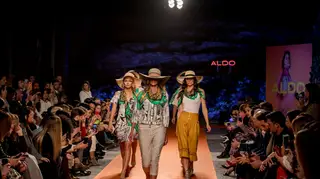 Famosos atentos a tendências de sapatos e acessórios para a próxima estação