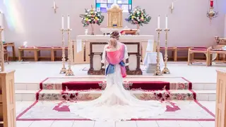 Esta mãe “usou” a filha no seu casamento para a tornar parte central da cerimónia