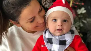 Eva Longoria partilha vídeo do filho a gatinhar: “Já vai para todo o lado”