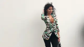 Indiferente às críticas, Georgina Rodríguez continua a exibir os seus caracóis