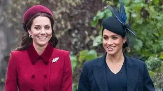 Grávida, Meghan Markle segue as pisadas de Kate Middleton, faz tatuagem e é fortemente criticada