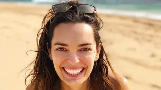 Grávida, Melânia Gomes posa sem maquilhagem, em ‘lingerie’ e confessa sentir-se ‘sexy’