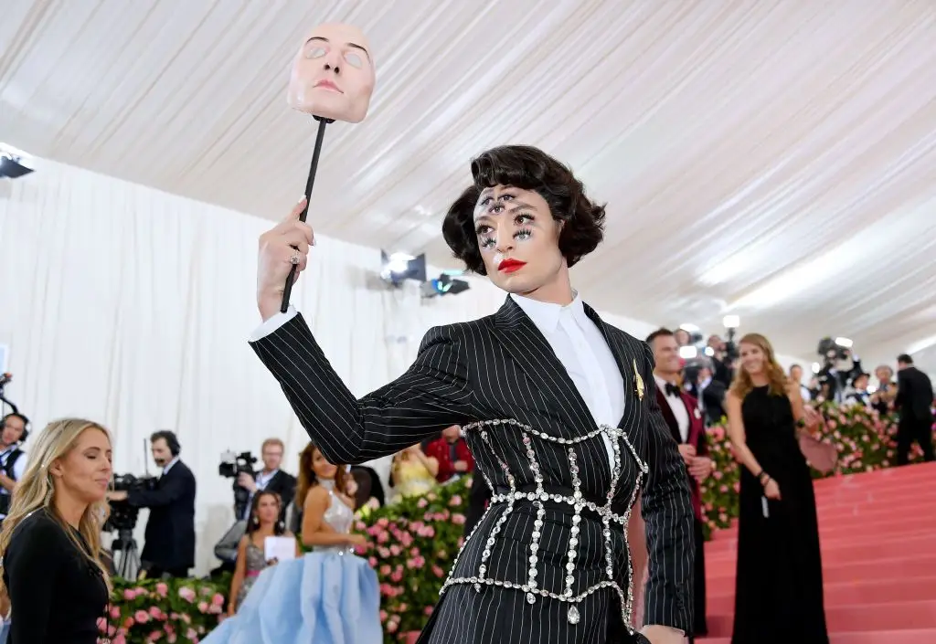 Ezra Miller na Met Gala 2019