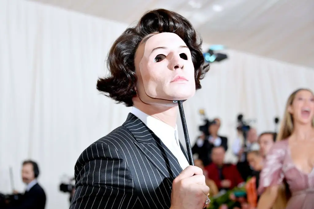 Ezra Miller na Met Gala 2019