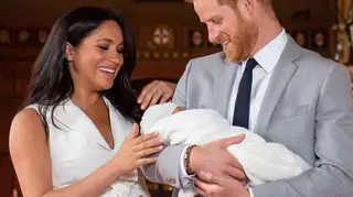Nova fotografia do bebé de Meghan e Harry gera polémica