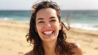 Na reta final da gravidez, Melânia Gomes mostra-se nua