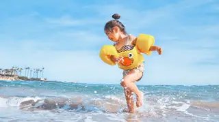 Atenção! Estes protetores solares para crianças, à venda em Portugal, protegem menos do que dizem