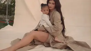 Kylie Jenner partilha vídeo ternurento da filha a tentar dizer o próprio nome