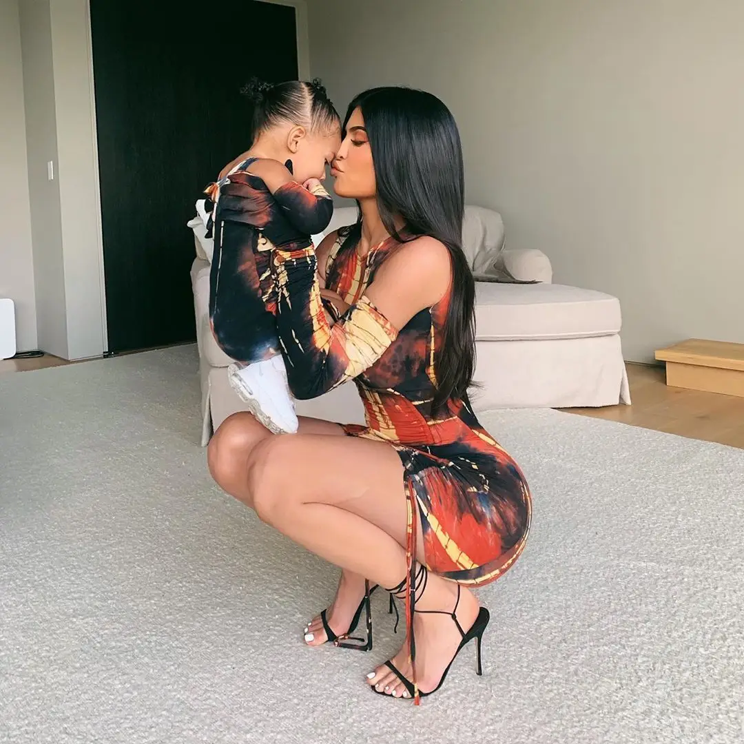 Kylie Jenner e a filha de 17 meses, Stormie