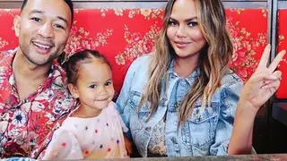 Chrissy Teigen partilha fotografia dos filhos e os fãs deliram com as parecenças com os pais