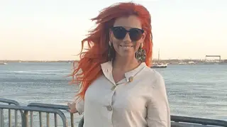 Mónica Sintra mostra-se em fato de banho, a sair da piscina, e ‘chovem’ elogios: “Diva”