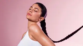 O fato de banho nu de Kylie Jenner já esgotou: Confuso?