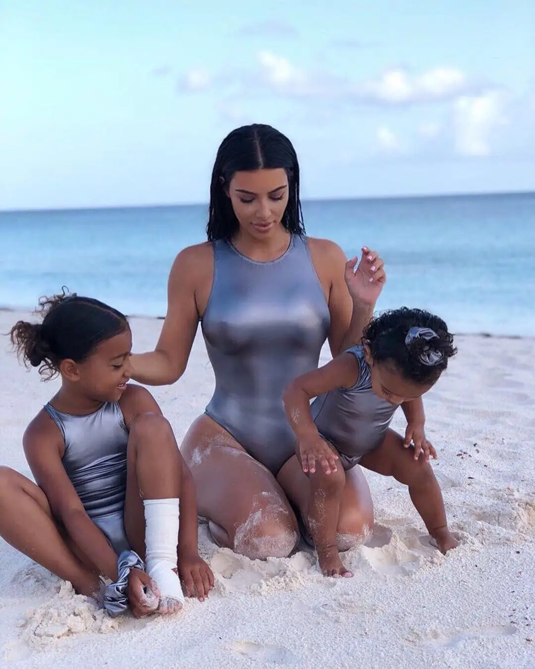 Kim Kardashian e as filhas North e Chicago