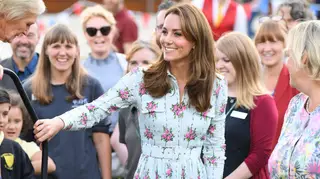 Kate Middleton estreia o vestido floral perfeito