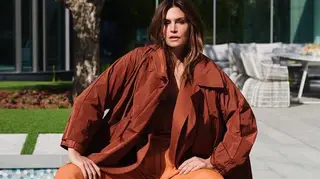 Cindy Crawford mostra a sua beleza natural sem maquilhagem aos 53 anos