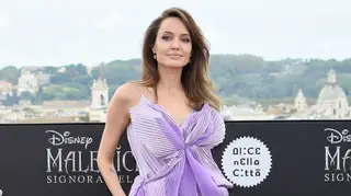 O top dramático e comprido de Angelina Jolie que está a dar que falar