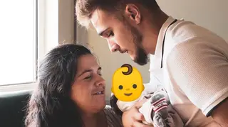 Novo exame revela que bebé que nasceu sem rosto também não ouve