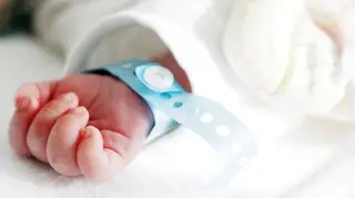 Obstetra do bebé que nasceu sem rosto pode continuar a exercer: "Só não o está a fazer por decisão própria"