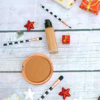 'Kits' de maquilhagem, cremes e perfumes: Inspire-se com estas ideias para presentes de Natal