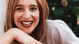 Radiante, Sara Prata exibe barriga de grávida