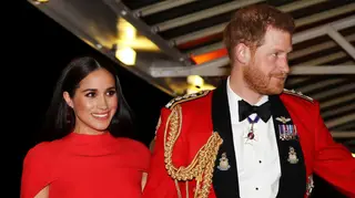 Harry ignora descontentamento da família e mostra que casamento com Meghan é inabalável