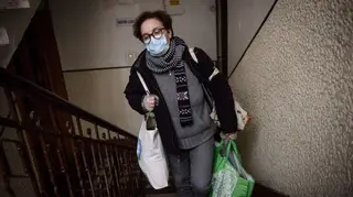 Coronavírus gera onda de solidariedade: Moradores oferecem ajuda a vizinhos idosos ou doentes