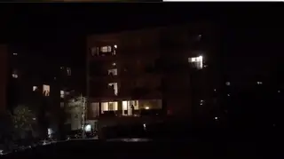 Aplausos às janelas e varandas. Foi assim que os portugueses prestaram homenagem aos profissionais de saúde