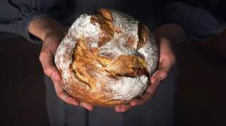 Pão fresco todos os dias sem sair de casa? Eis uma receita fácil que o vai ajudar!