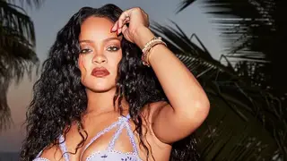 Em 'lingerie', Rihanna mostra-se mais ousada do que nunca
