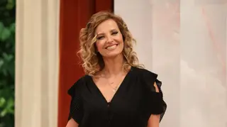 Cristina Ferreira aposta em 'look' totalmente preto e vestido simples e fluído é elogiado pelas fãs
