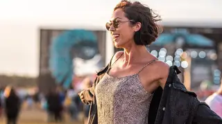 Um mês depois de ser mãe, Débora Monteiro regressa ao trabalho