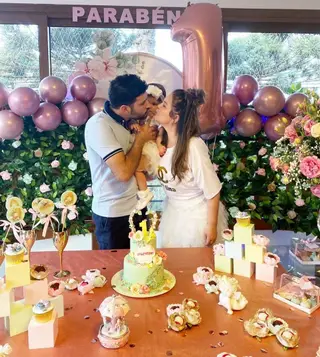  Alexandre Bertoluci Júnior e Katia Aveiro e a filha de ambos, Valentina